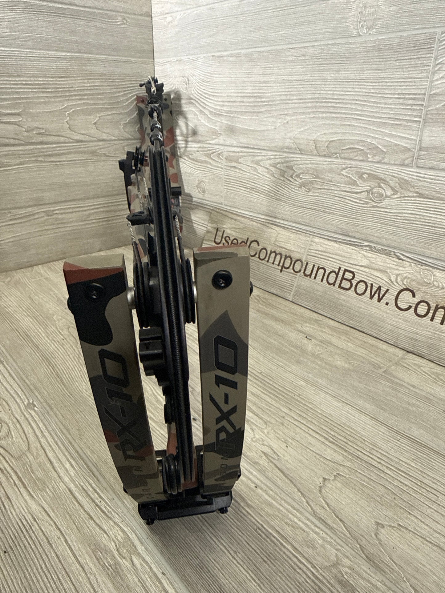 Hoyt RX-10 Ultra RH Duck Camo 60-70 lbs.
