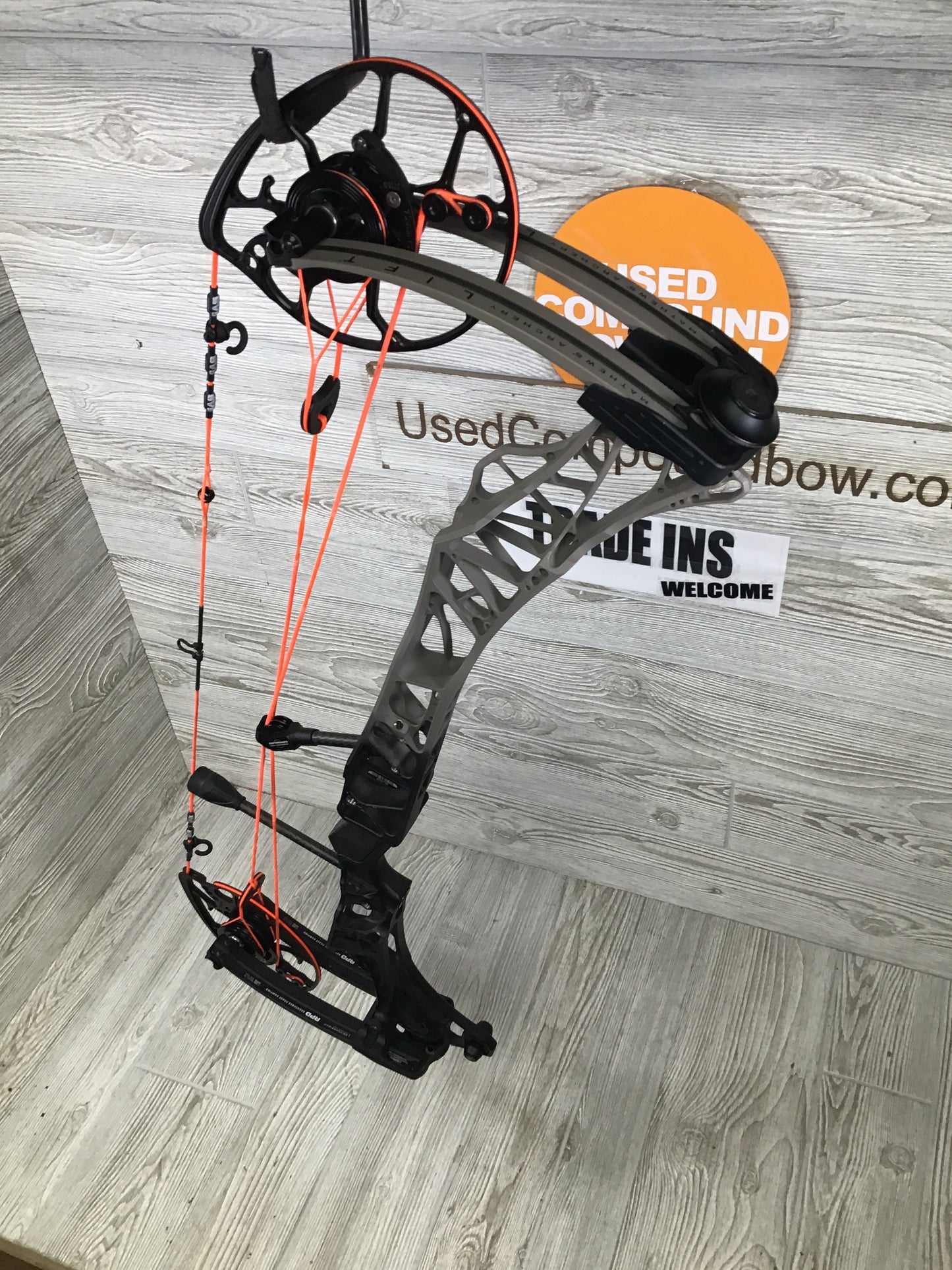 Mathews Lift 29.5 Granite fade to Black RH 28.5/70