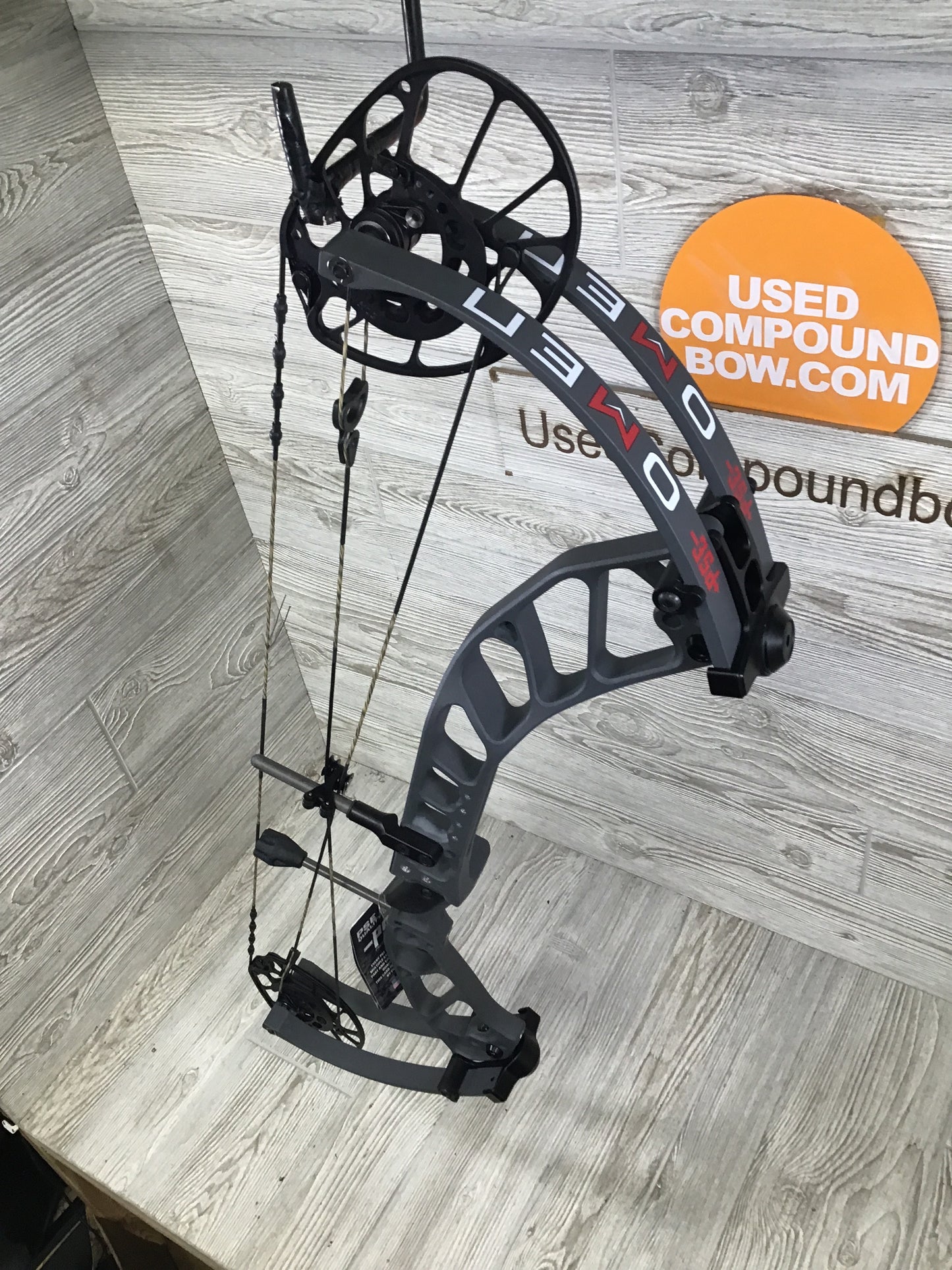 NEW IN BOX W/WARRANTY PSE OMEN - CHARCOAL - 60 - RH - E2