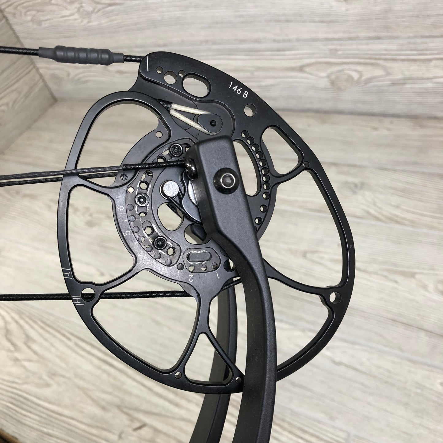 Darton Sequel 31 ST2 Right Handed 60-70 Black Bow used