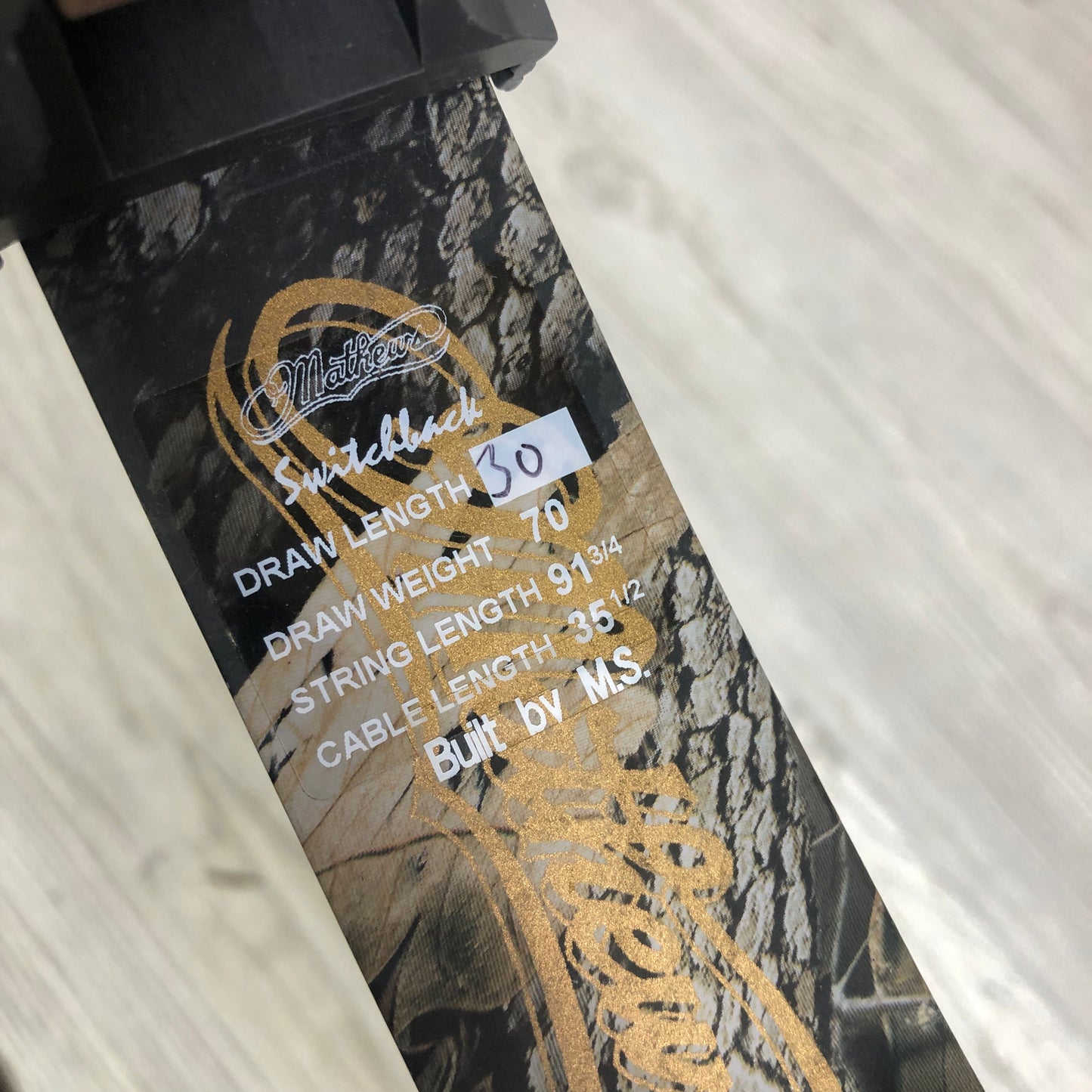 Mathews Switchback Right Handed 30" 60-70# Package USED