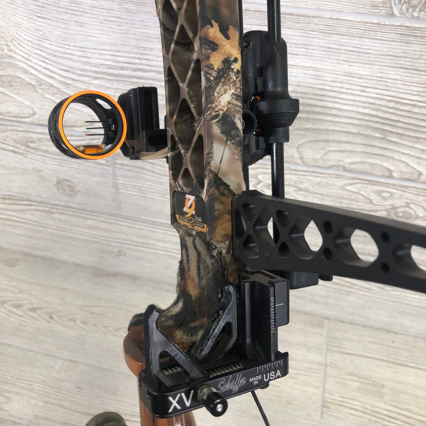 Used Mathews Z9 Right Handed 60-70lb 30" Bow Pkg