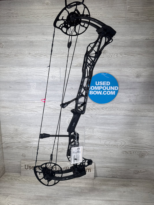 Used Mathews Lift X 29.5 Right Hand Black Bow