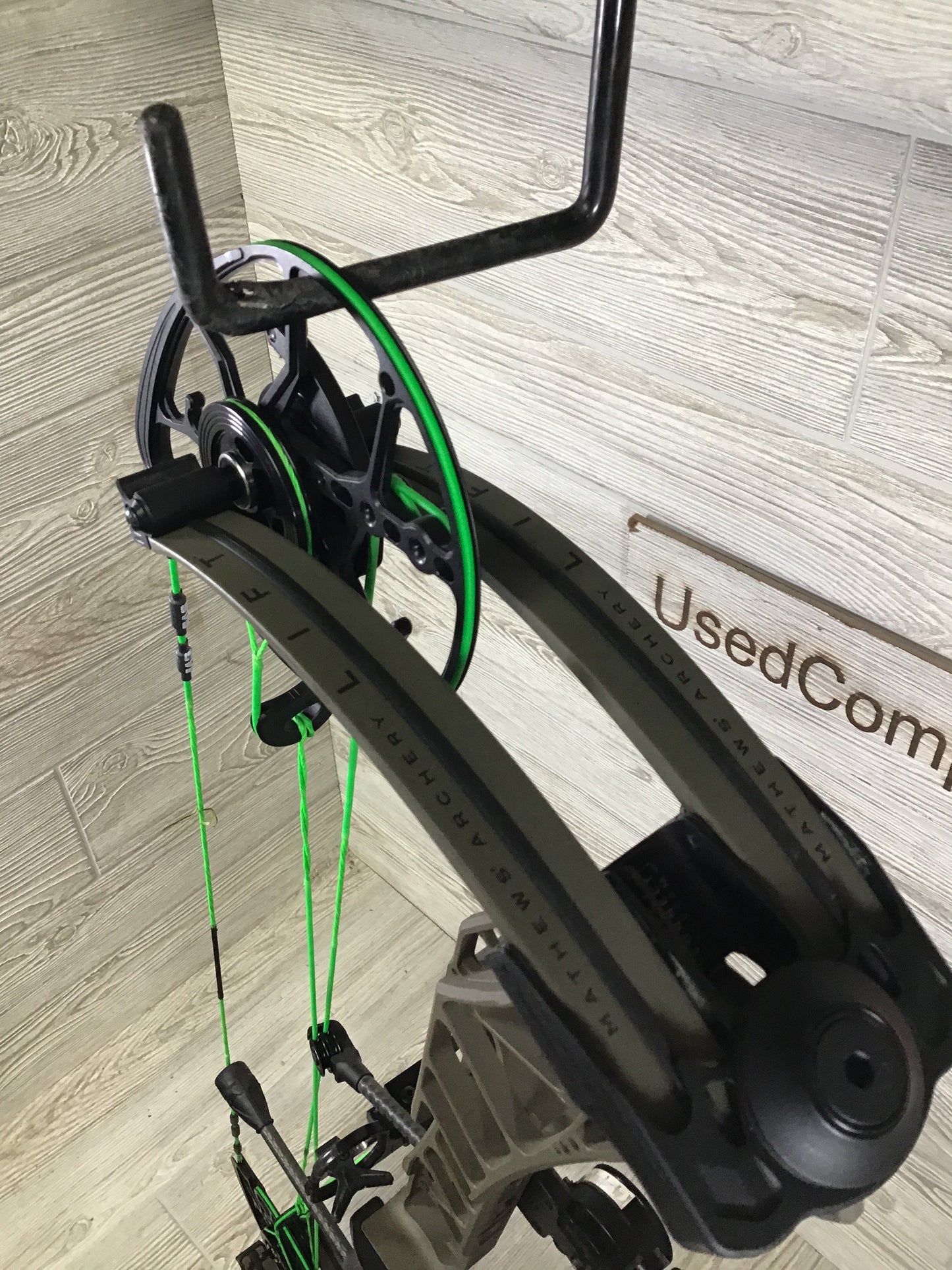Mathews LIFT 33 Green Ambush LH Bow Hunter Package