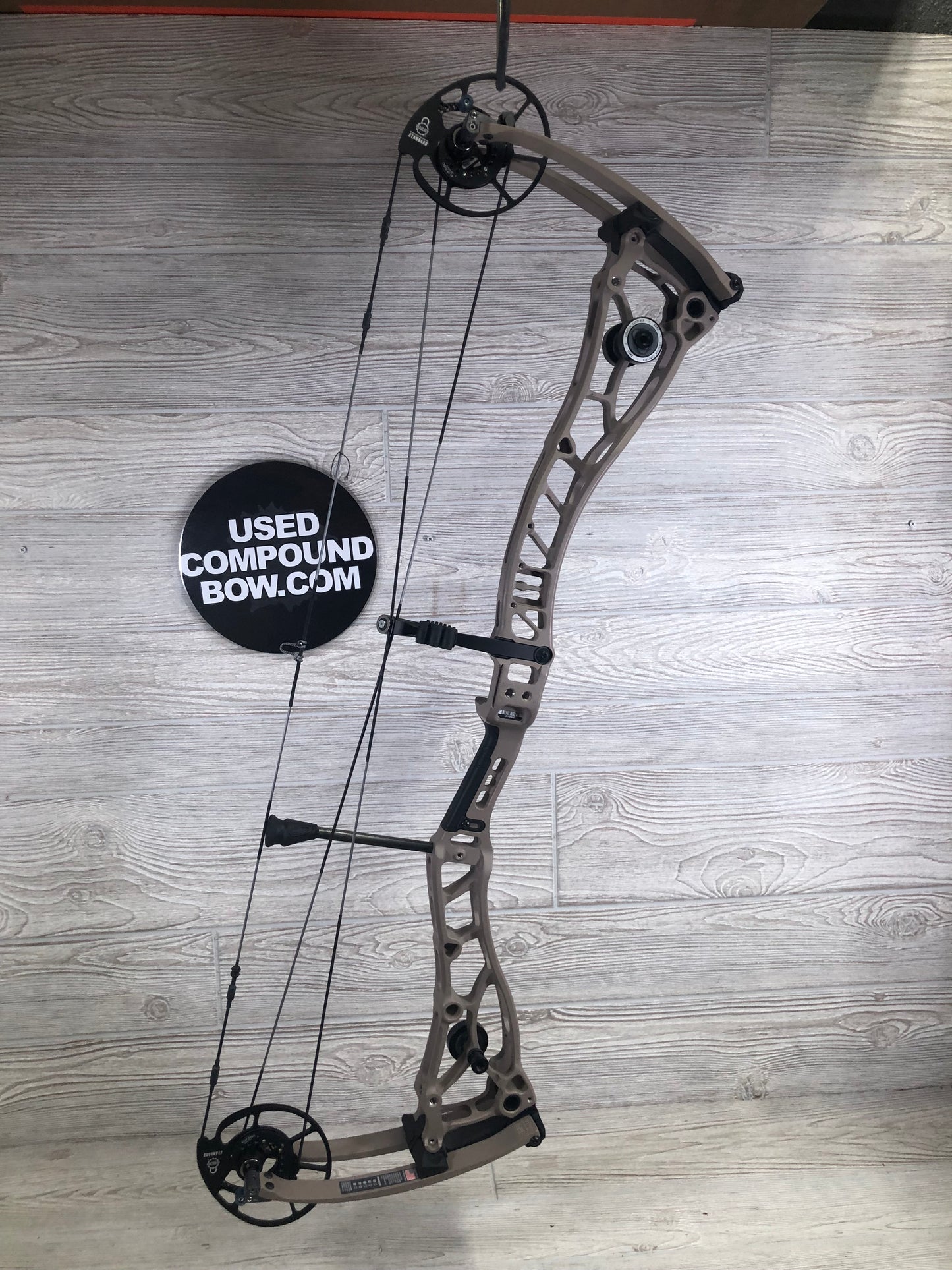 Bowtech Proven 34 Sandstone Medium Cam Right Handed 25-30" 60-70lbs