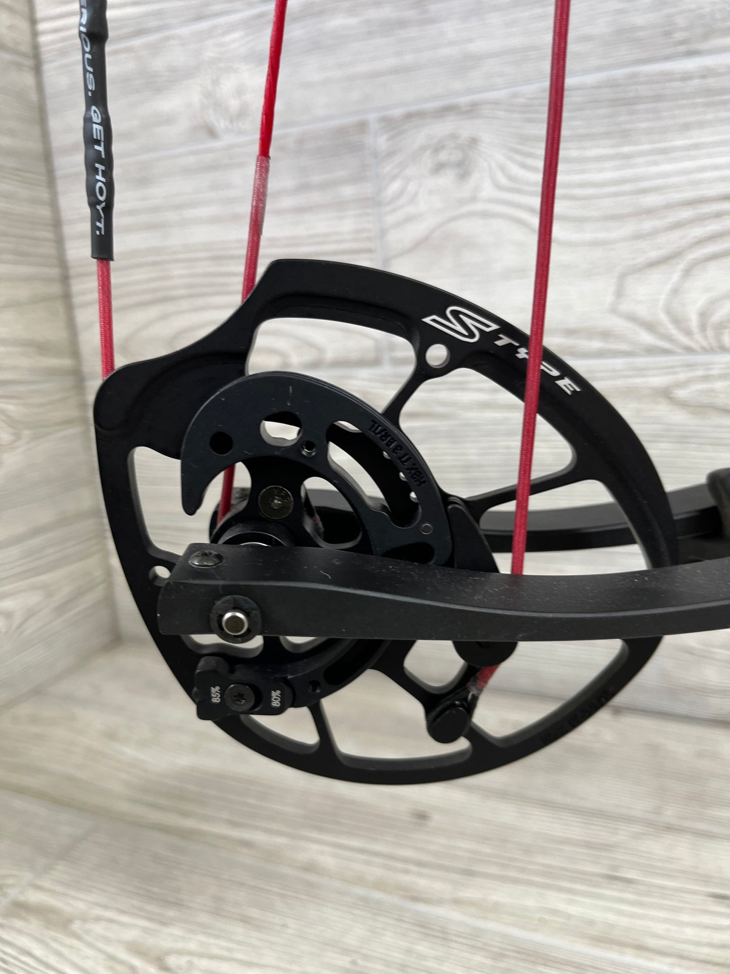 Hoyt Z1S Black 60-70 Right Handed