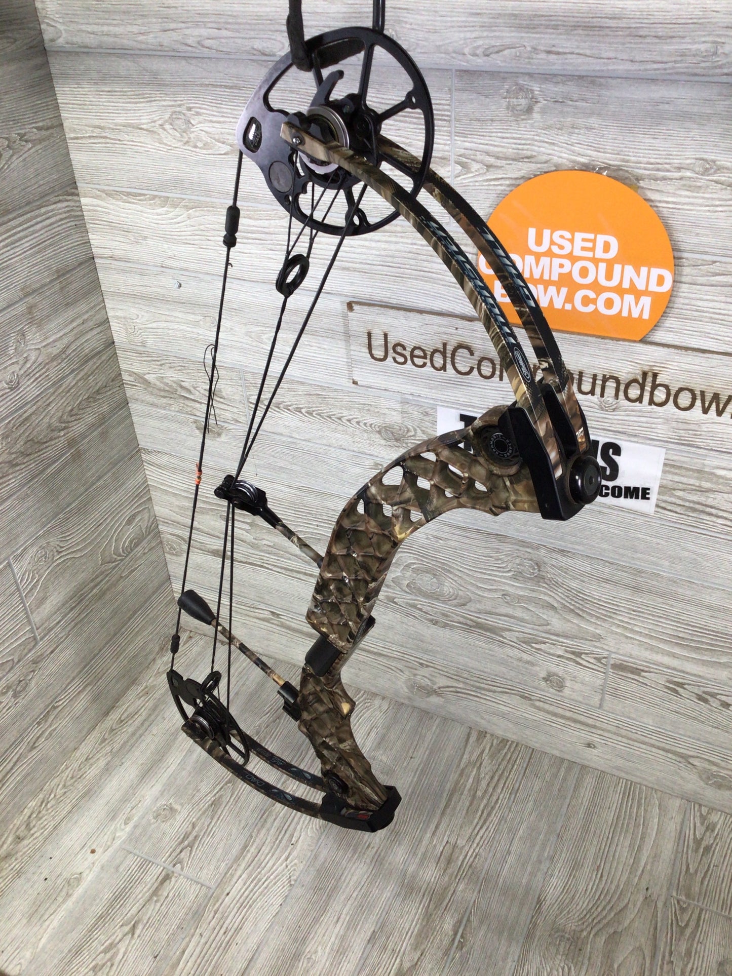 Used Mathews Chill 28/70 lost camo Right Handed