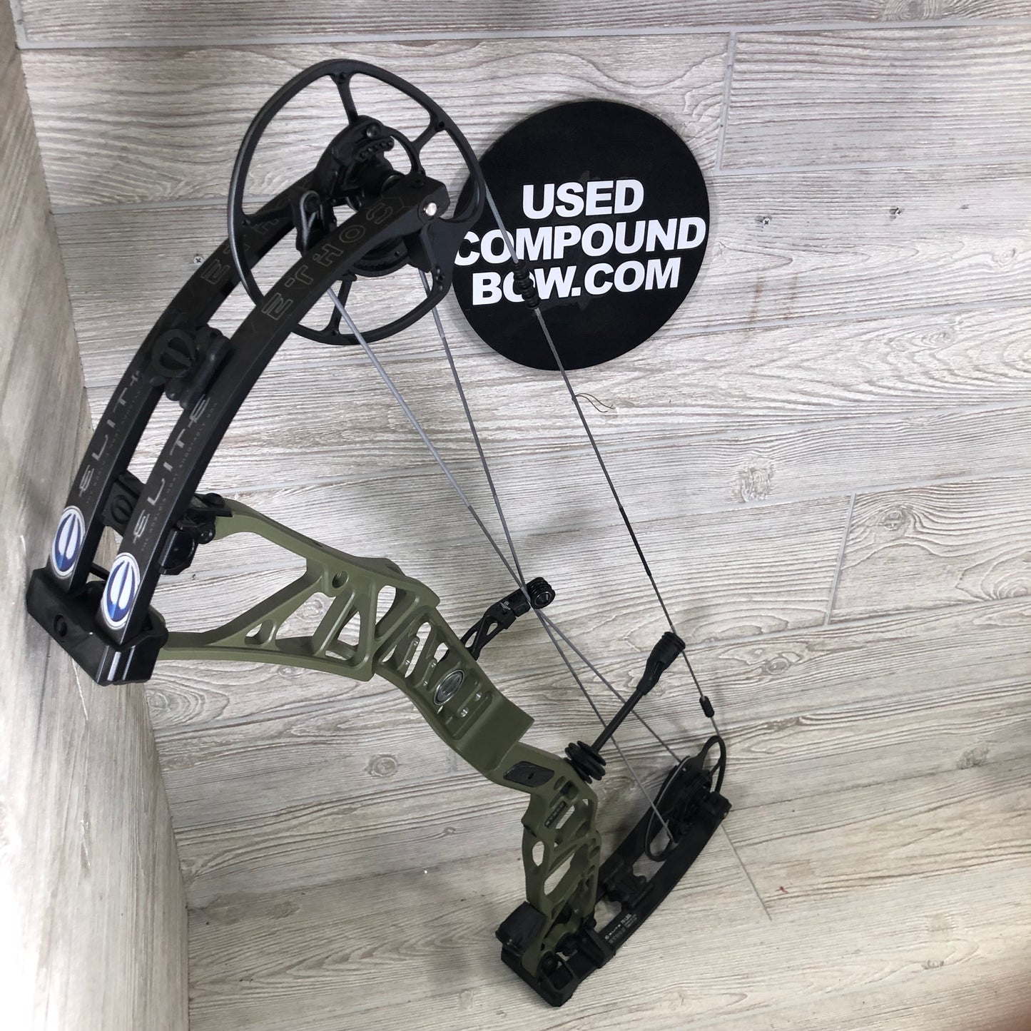 Elite Ethos Outdoor Green Right Handed 60-70lbs Bow