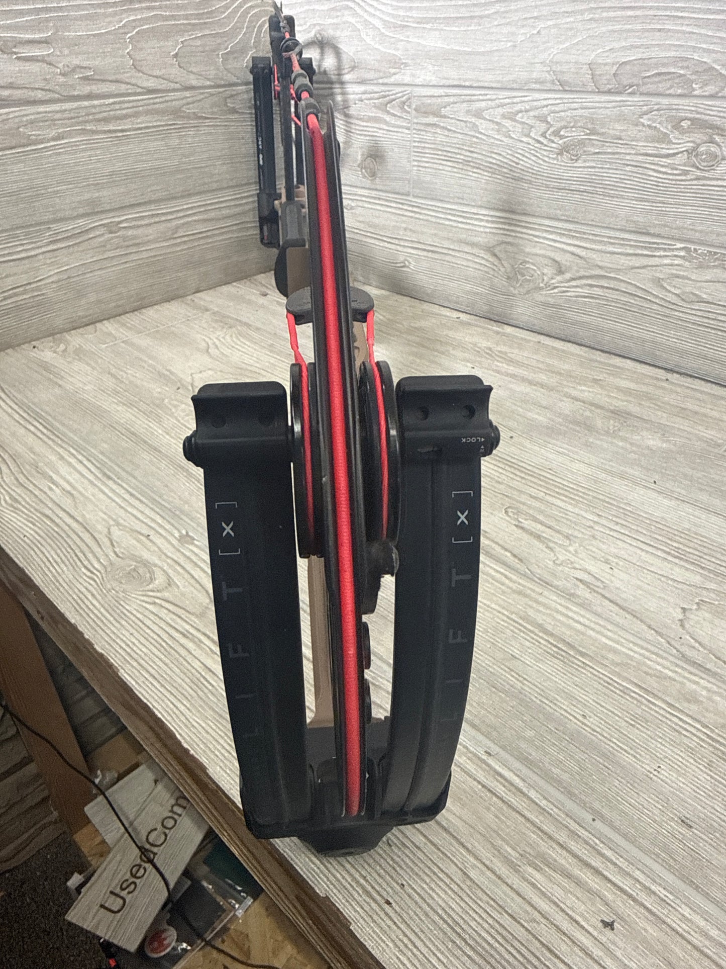 Used Mathews Lift X 33 Earth with Black limbs LH