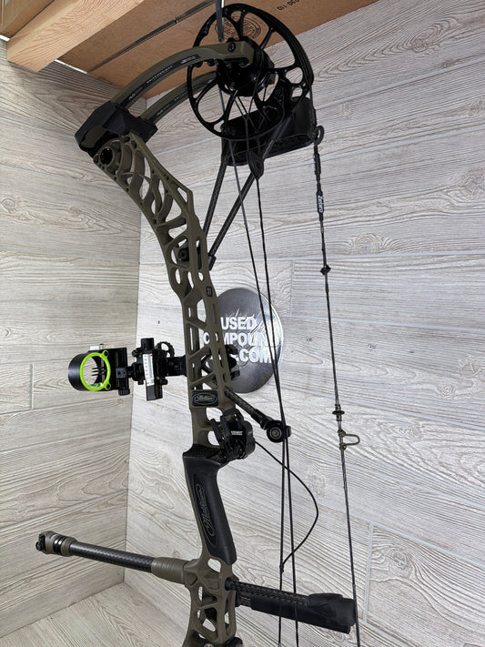 Used Mathews V3 31 30.5" 70lb RH Green Ambush Fully Loaded Package