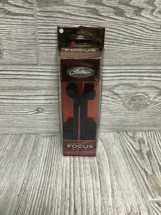 Mathews Focus Grip Pink Right Hand