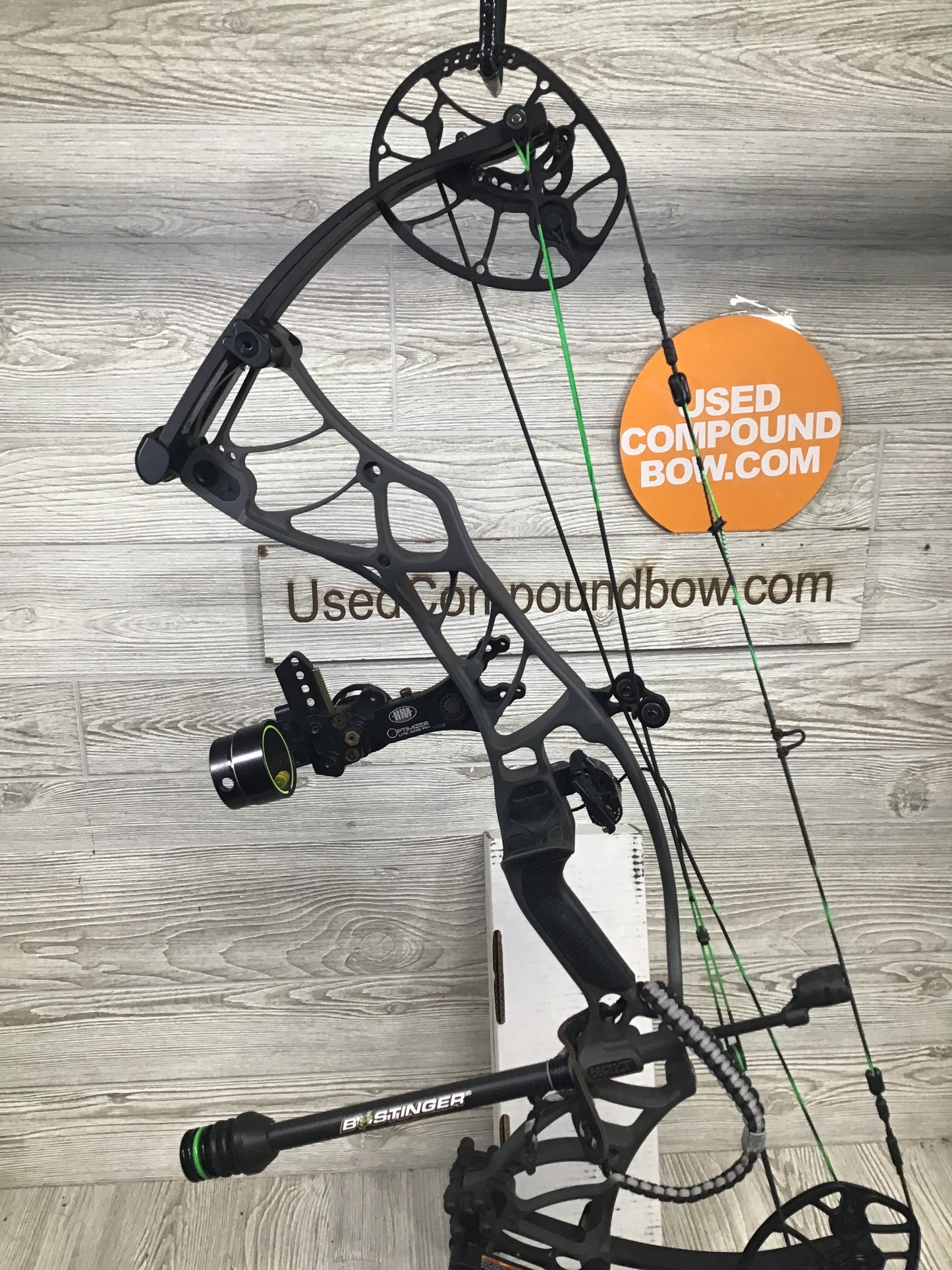 Used Hoyt Helix RH 27-30" 55-65# Package W/Extra set of 80# limbs