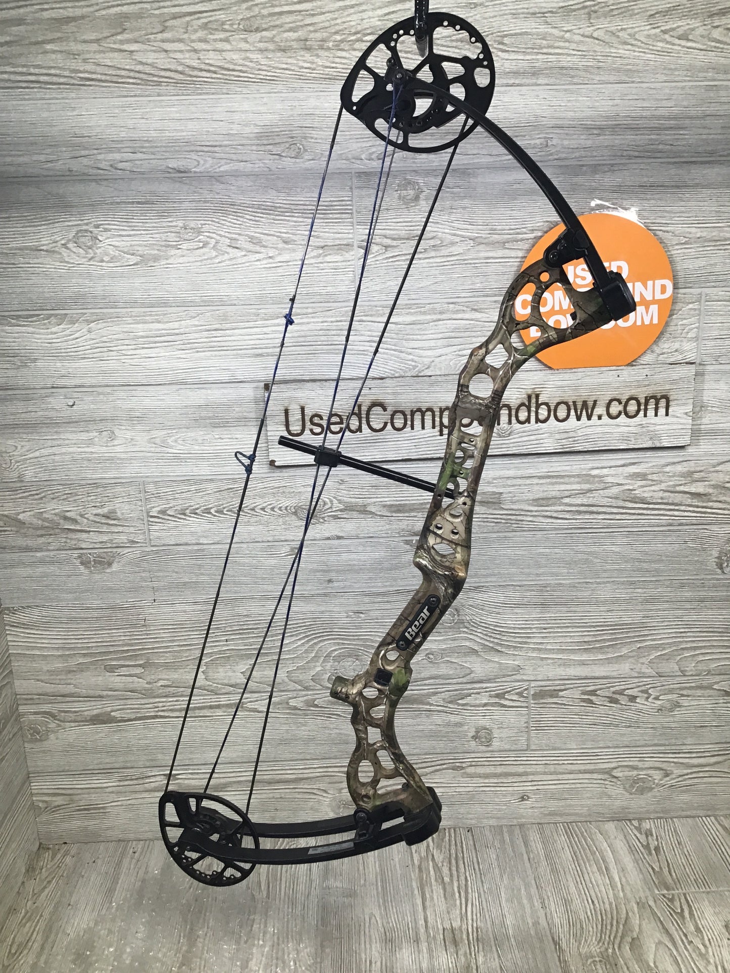 Bear Crux Left Handed bow 25.5-30.5 70# camo