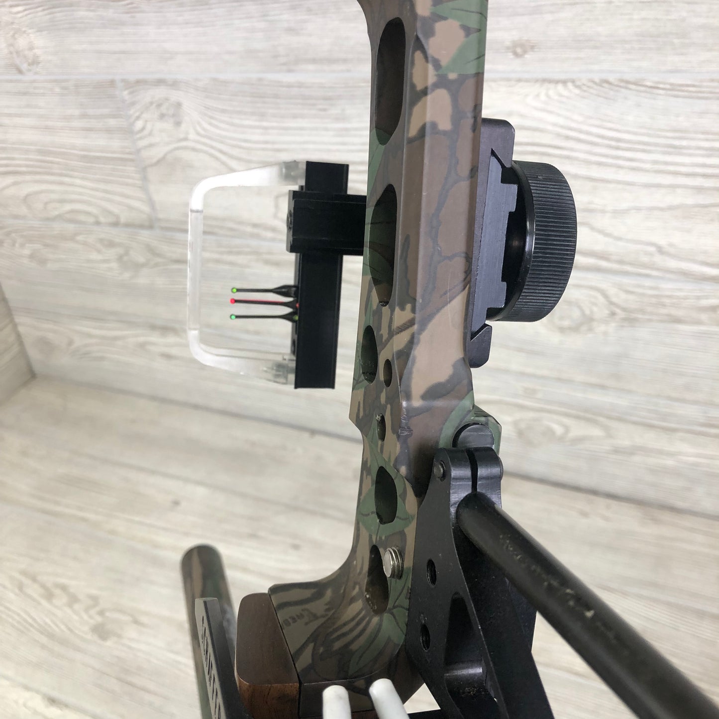 Used Mathews MQ1 30" 70lb Right Handed Bow CF