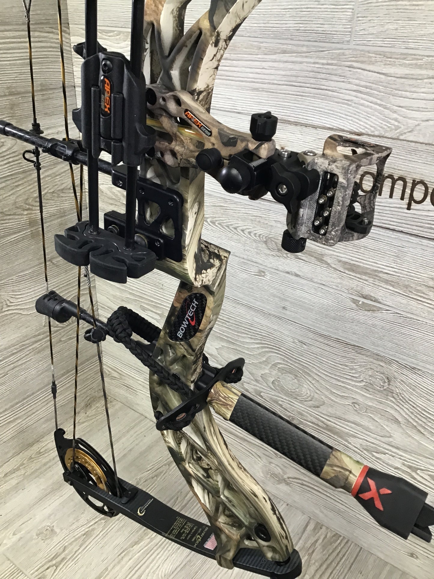 Bowtech Carbon Icon Right Handed 40-50lbs Camo Bow Package