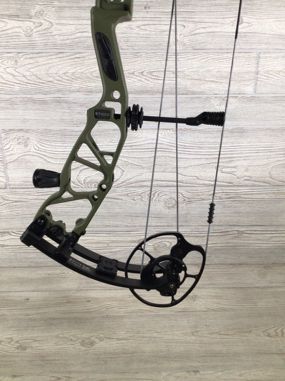 Elite Ethos Od Green RH 70# Bow