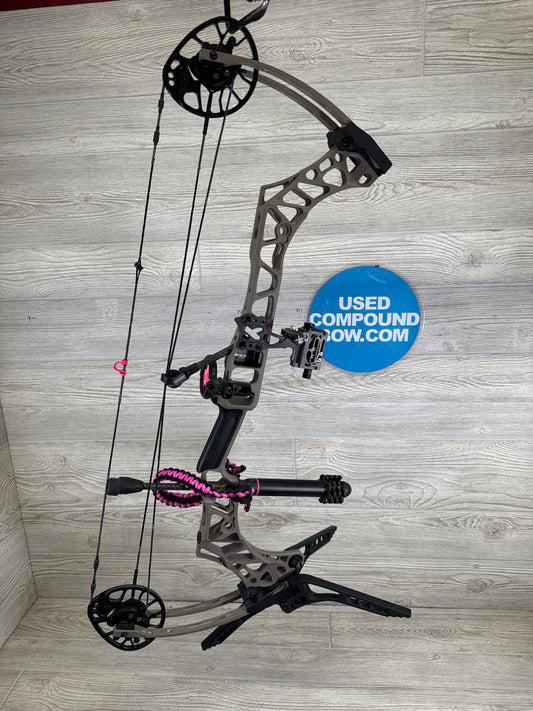 Mathews Prima Granite RH bow Package 40# Loaded