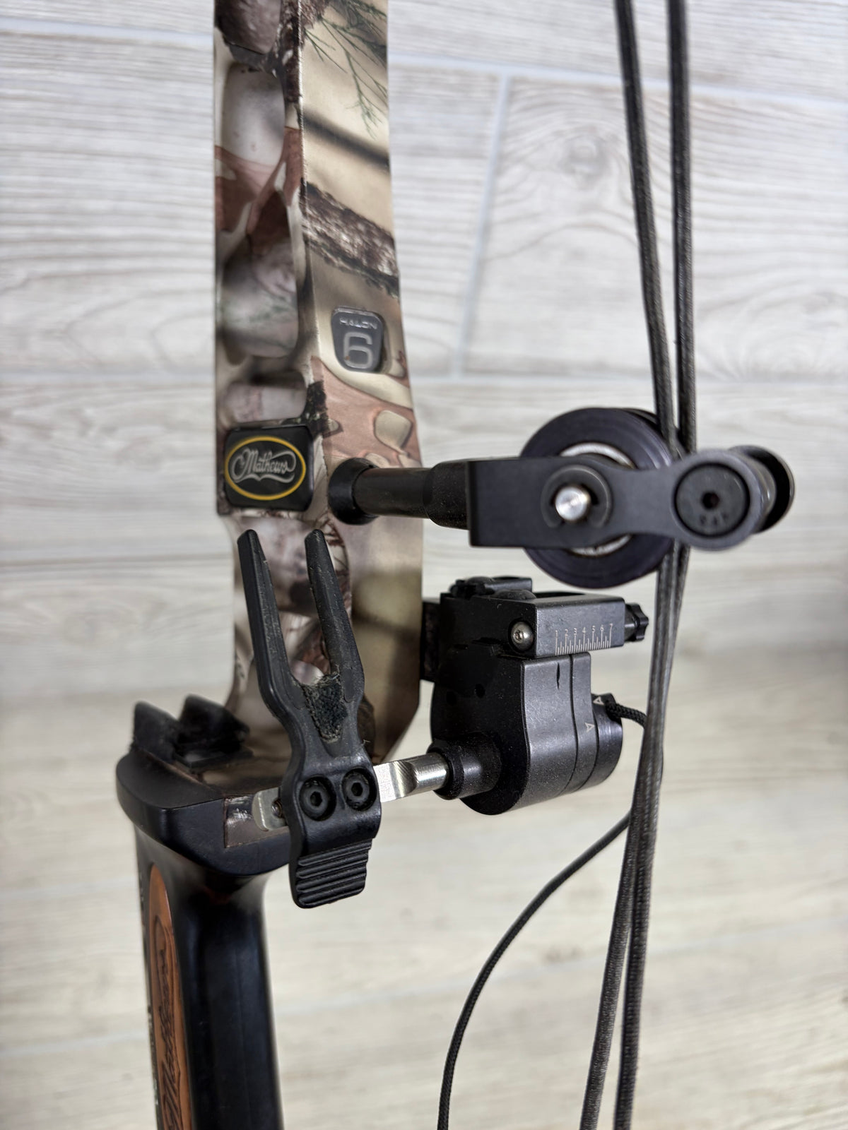 Used Mathews Halon 6 Right Handed 28/70 with Rest