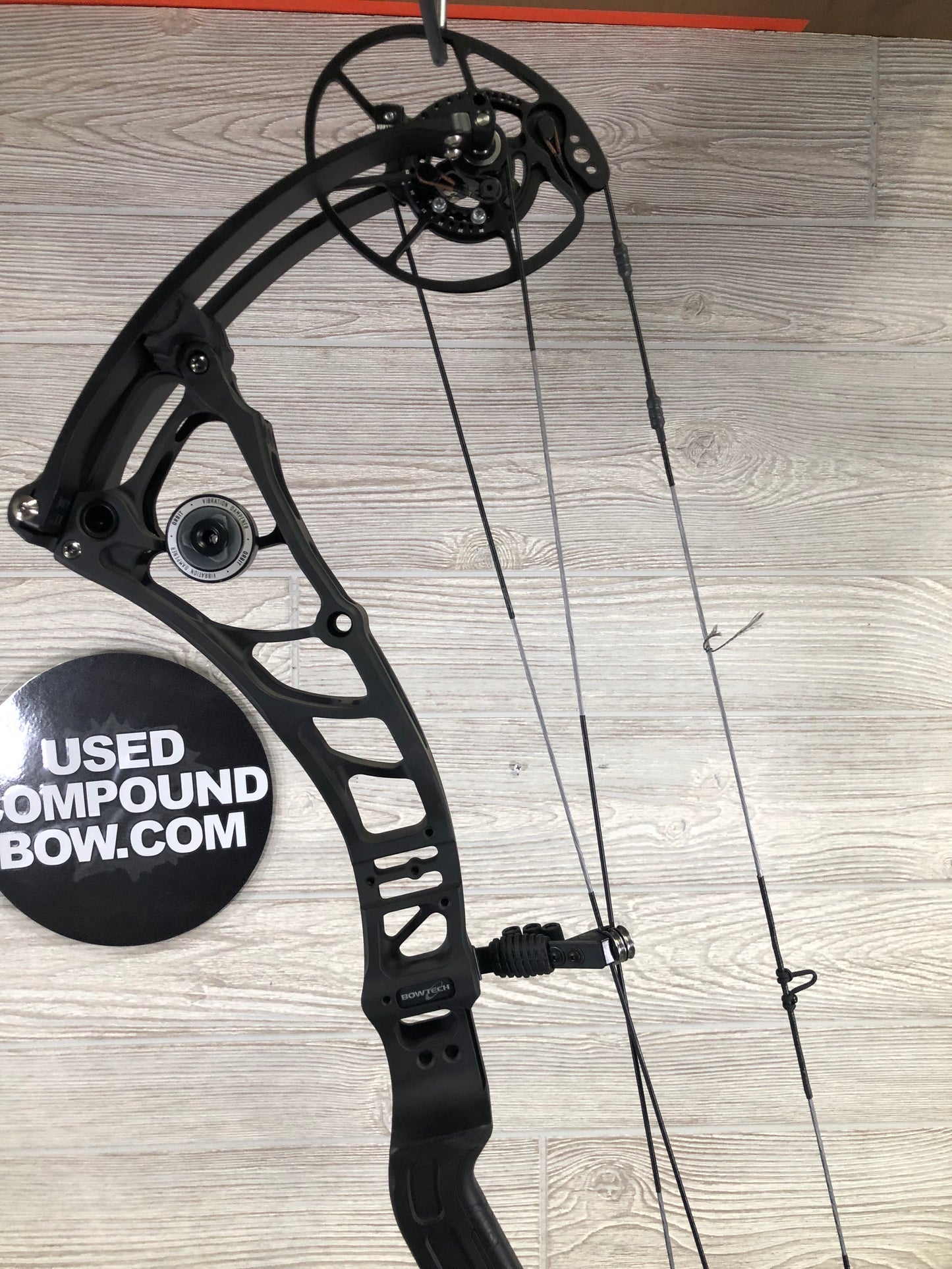 Used Bowtech Virtue Right Hand Black 60-70lb Bow