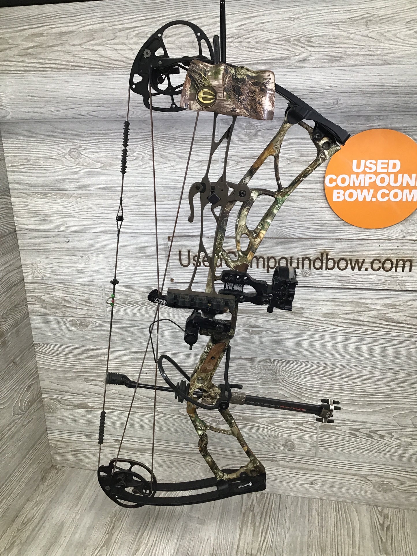 Elite Ritual 30 RH 55-65# 25.5-30" Camo PKG