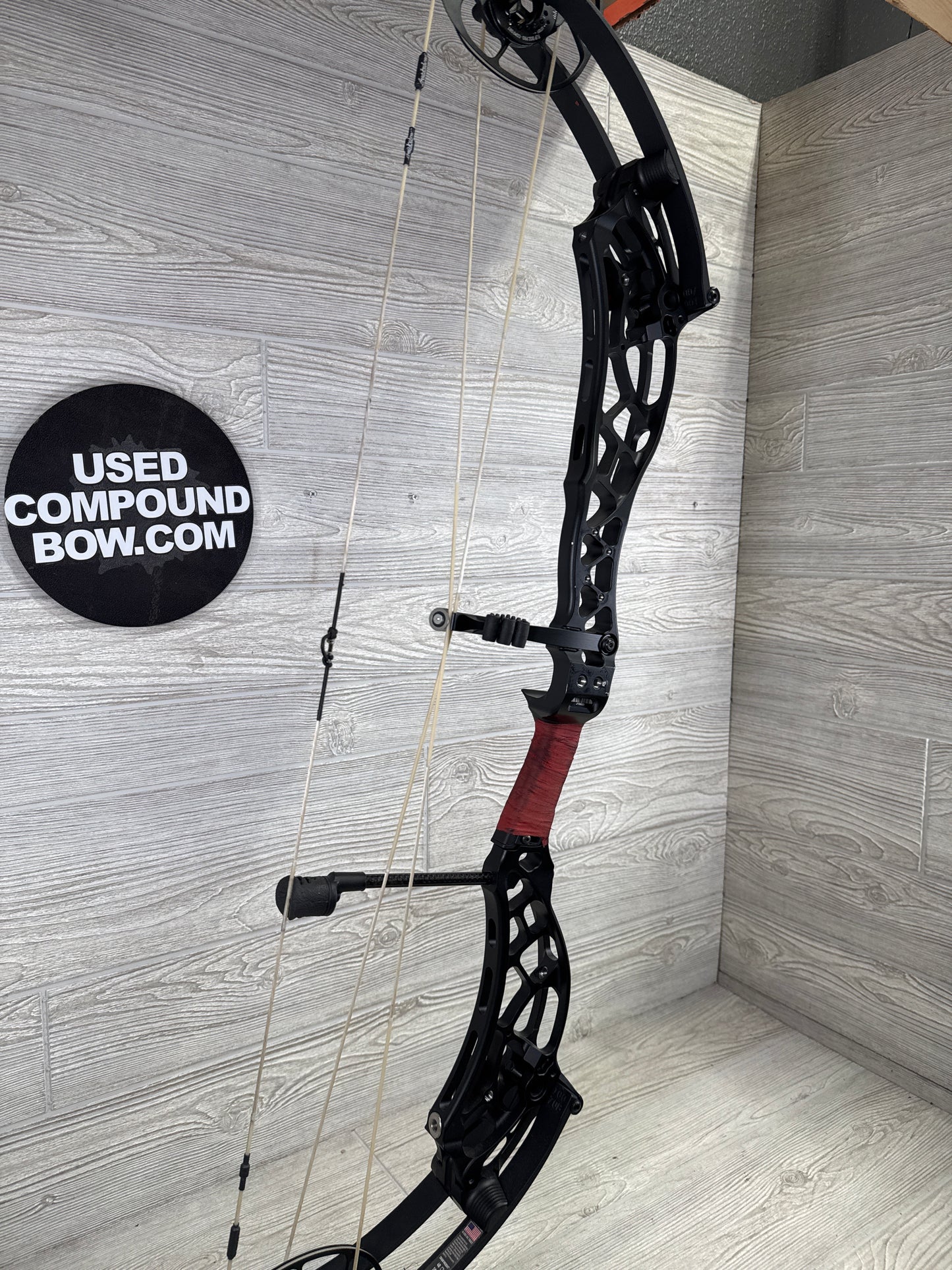 Used Bowtech Reckoning 36 Gen 2 (Long Cam) 60lb Black Bow