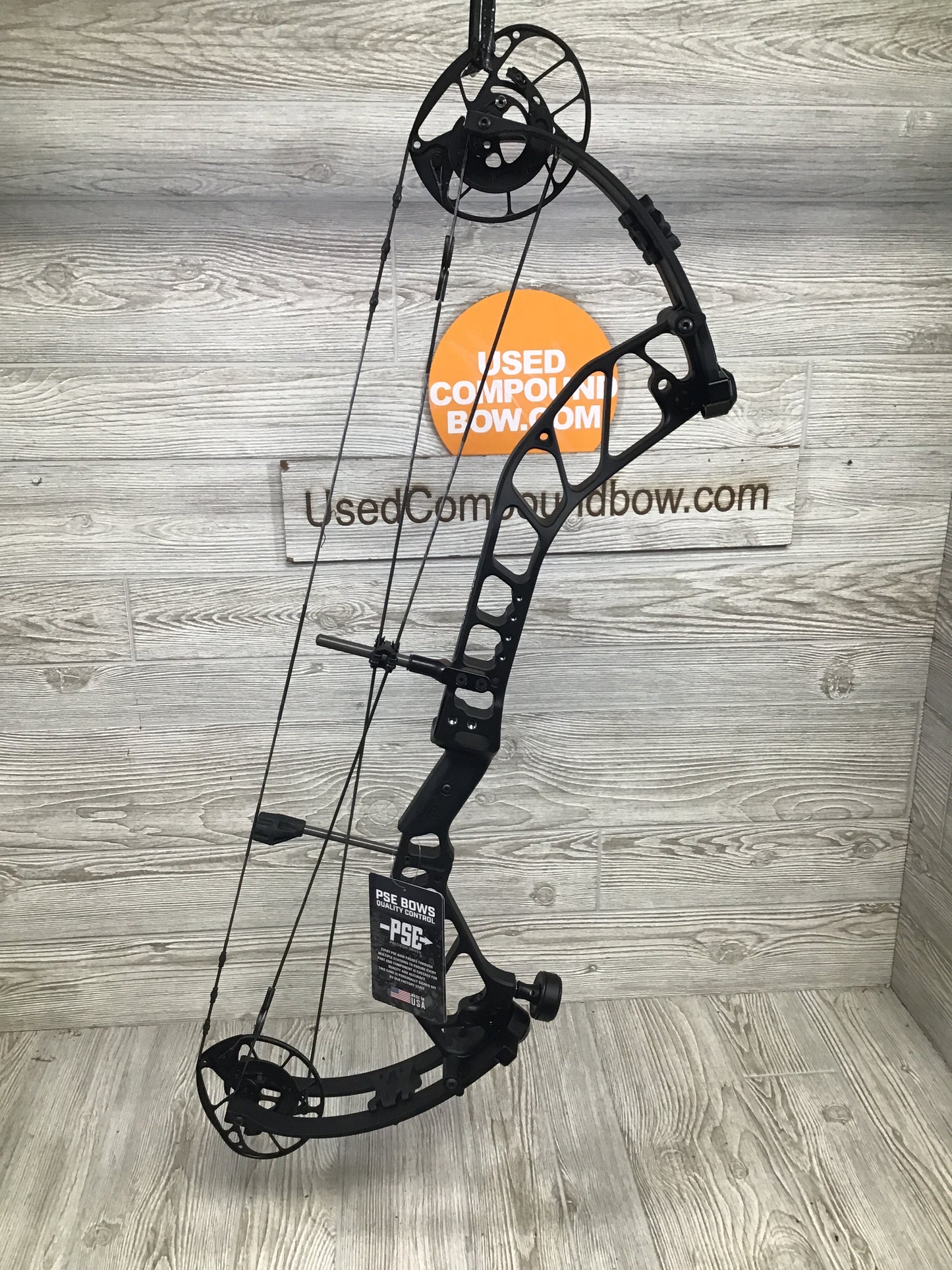 NEW IN BOX W/WARRANTY PSE OMEN - BLACK - 70 - RH - EC2
