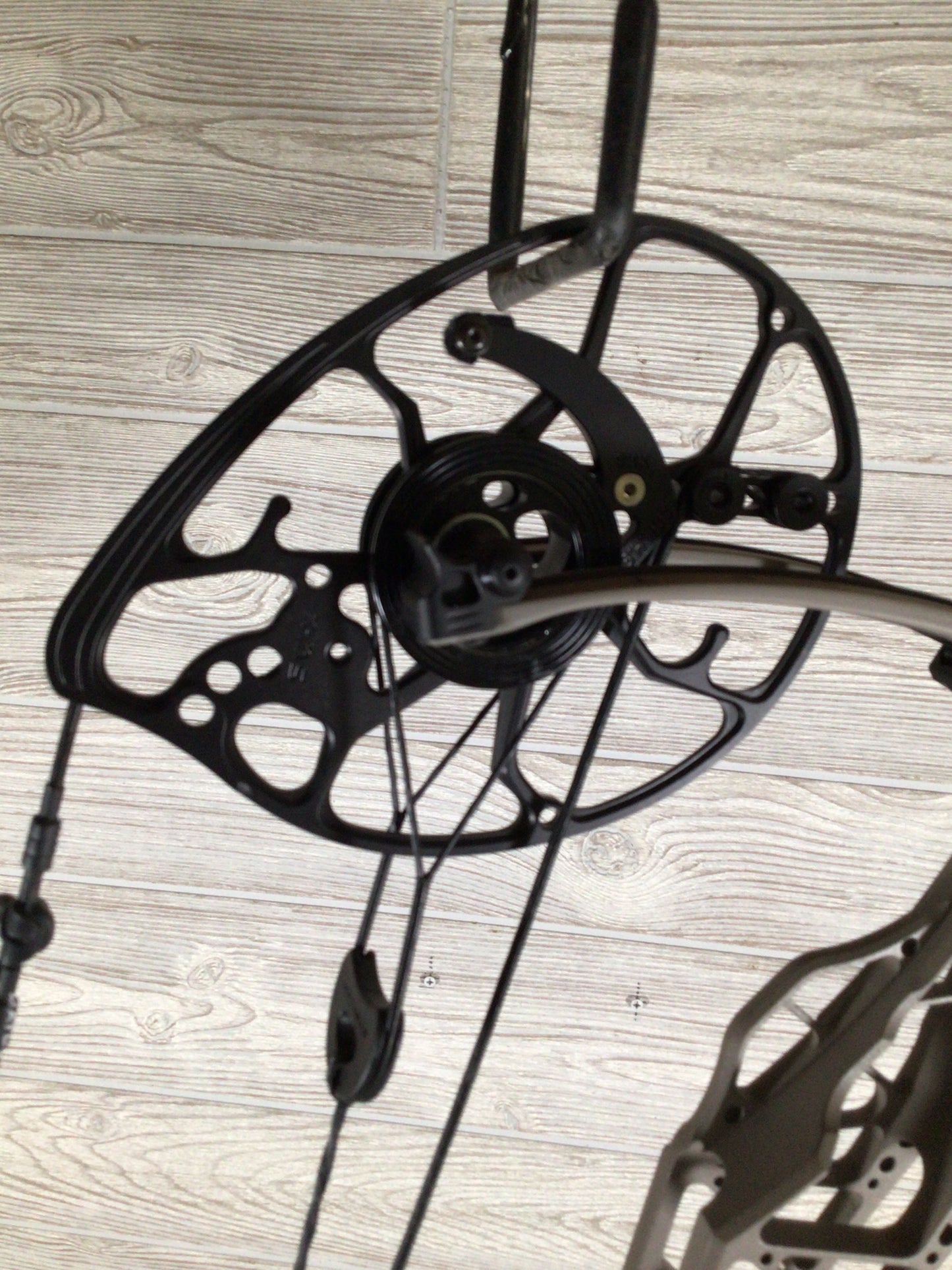 Mathews Lift 29.5 Granite fade to Black RH