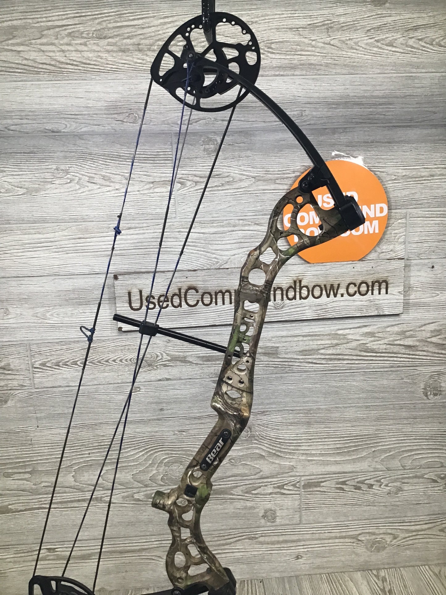 Bear Crux Left Handed bow 25.5-30.5 70# camo