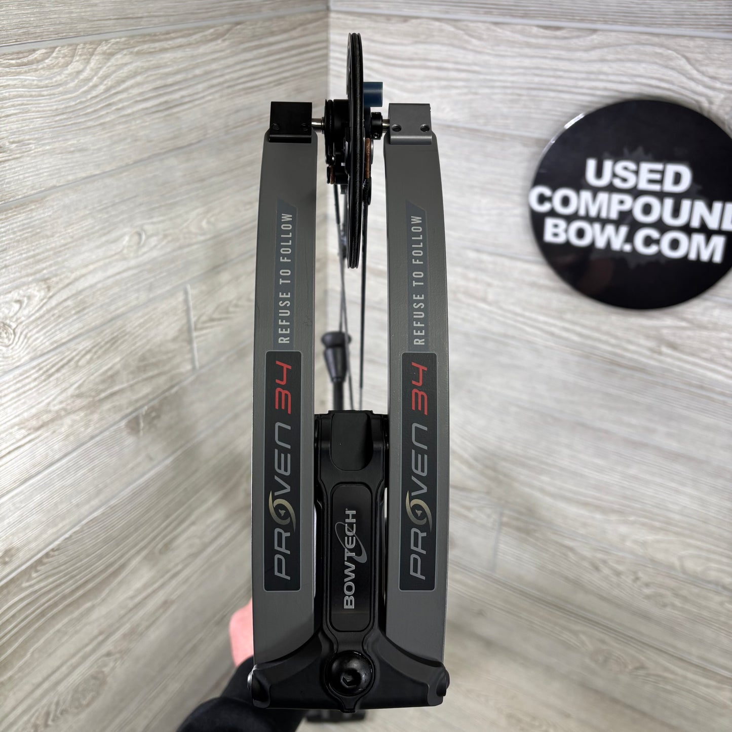 Bowtech Proven 34 Smoke Grey Medium Cam Right Handed 25-30" 60-70lbs