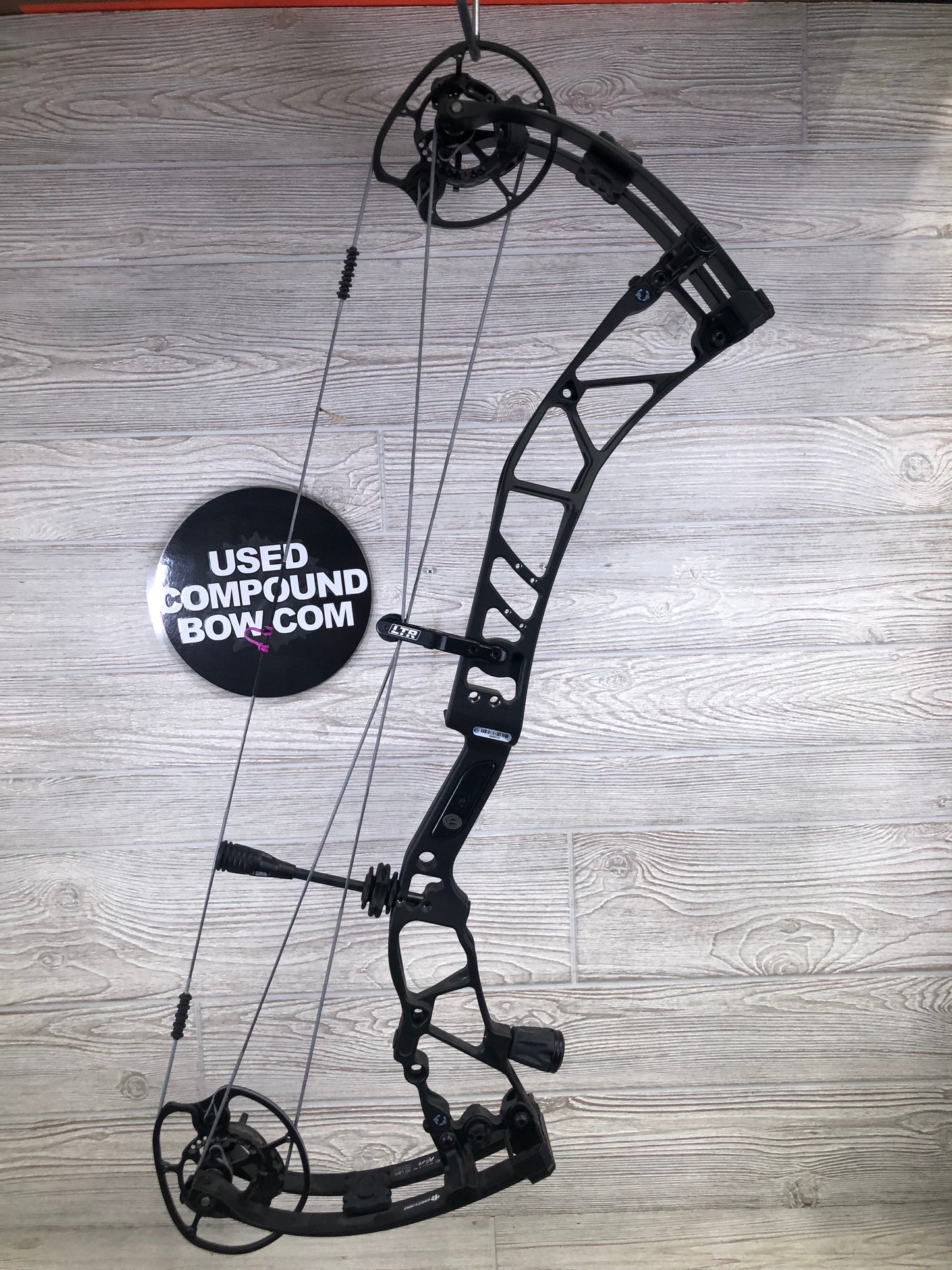 Elite Allure Right Handed Black 40-50lbs Bow