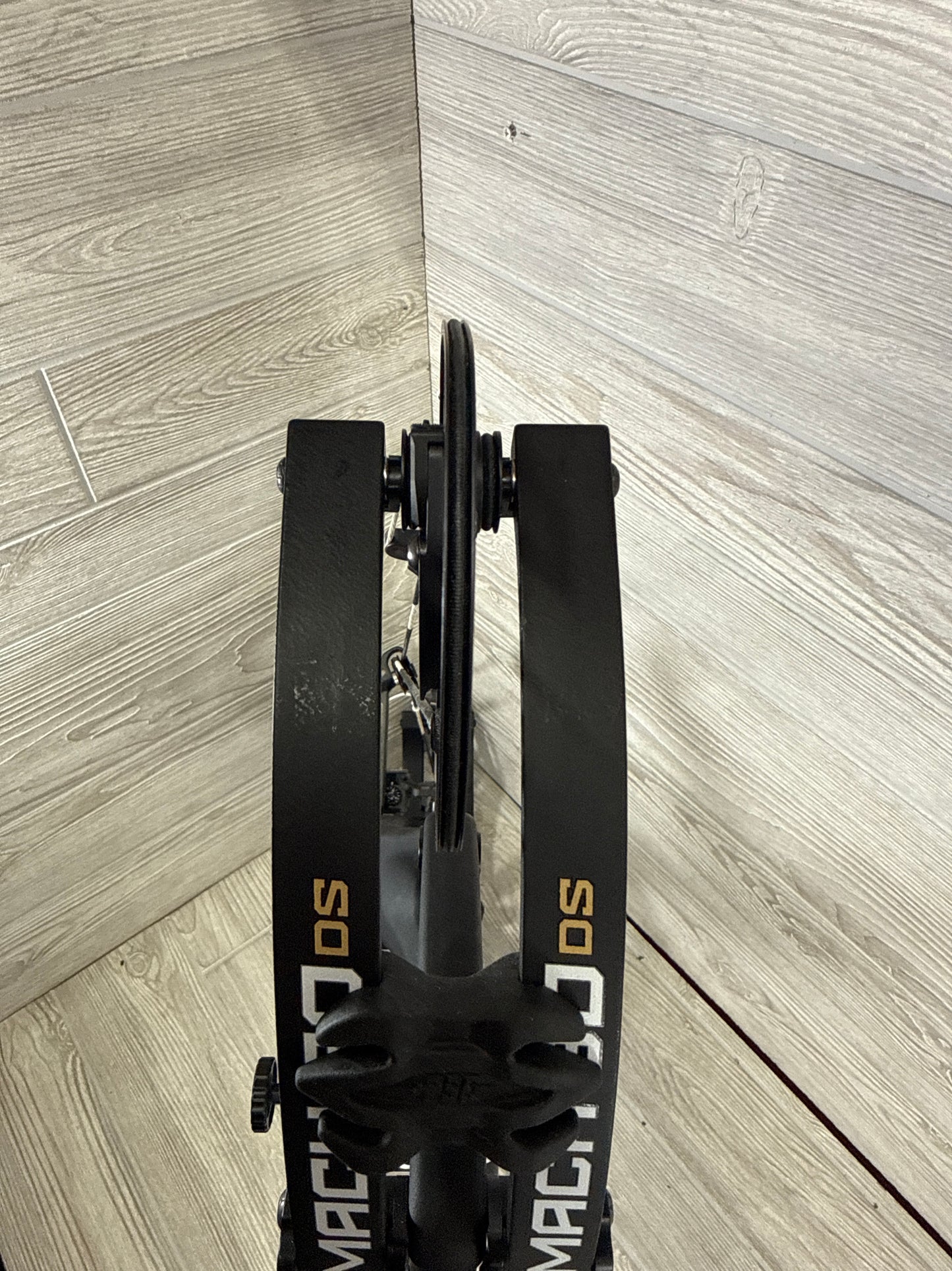 Used PSE Mach 30 FDS Black Right Handed Package gas strings
