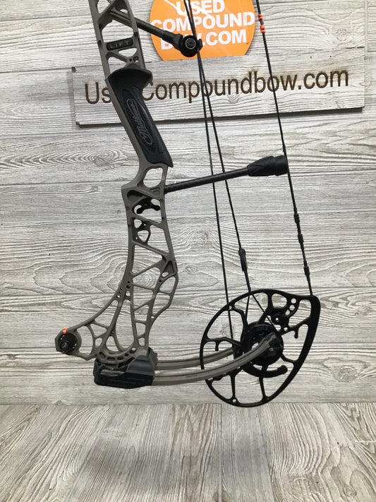 Mathews Lift 29.5 Right Handed Granite 26/55#