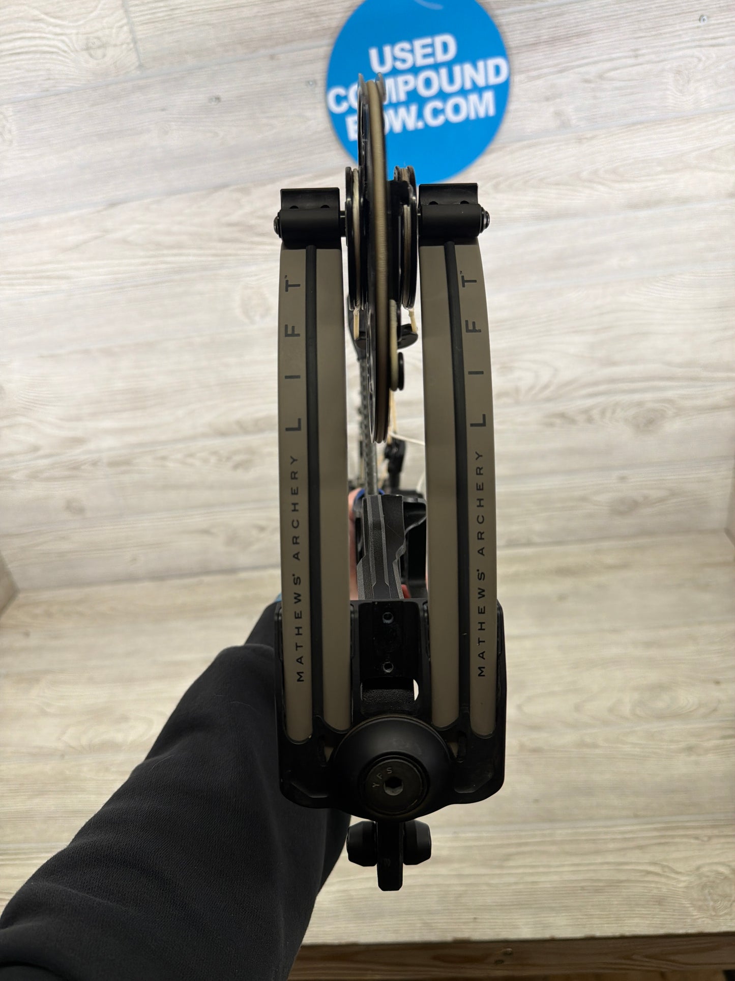 Used Mathews LIFT 29.5 28.5" 60lb Black Riser/Granite Limbs Right Hand Bow w/ Mathews IMX Rest