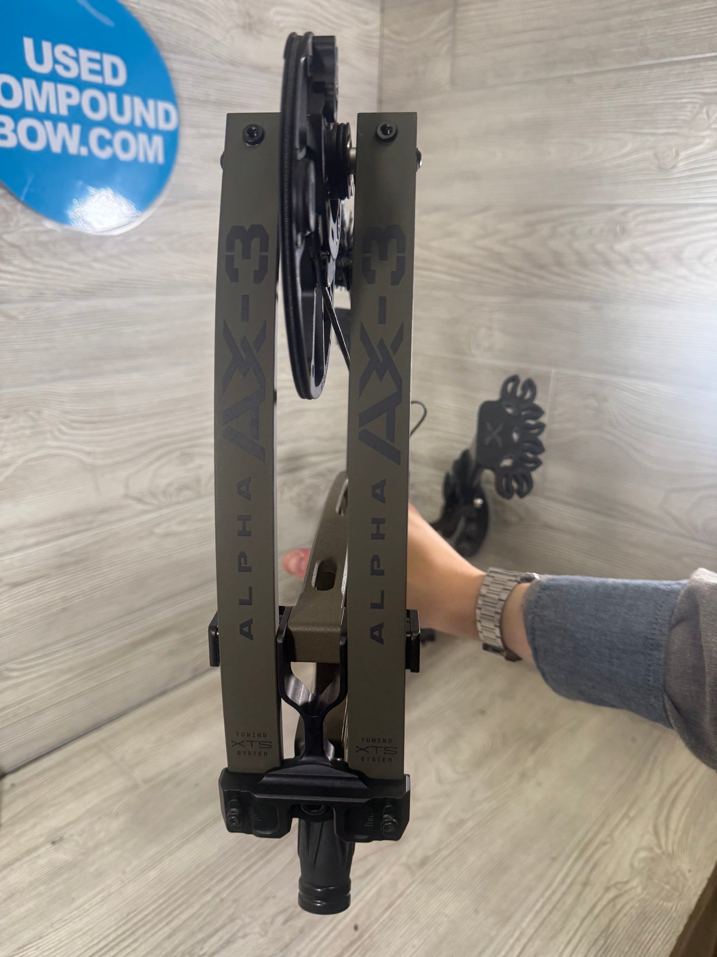 Used Hoyt Alpha AX-3 29 RH 50-60# Wilderness