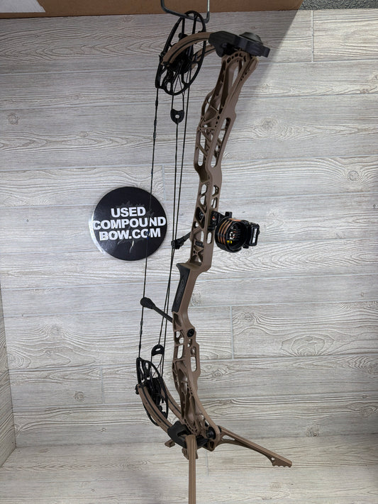 Mathews Lift 29.5 Left Handed Earth, Limb Legs exo Earth, And Mathews Axcel 5 pin sight