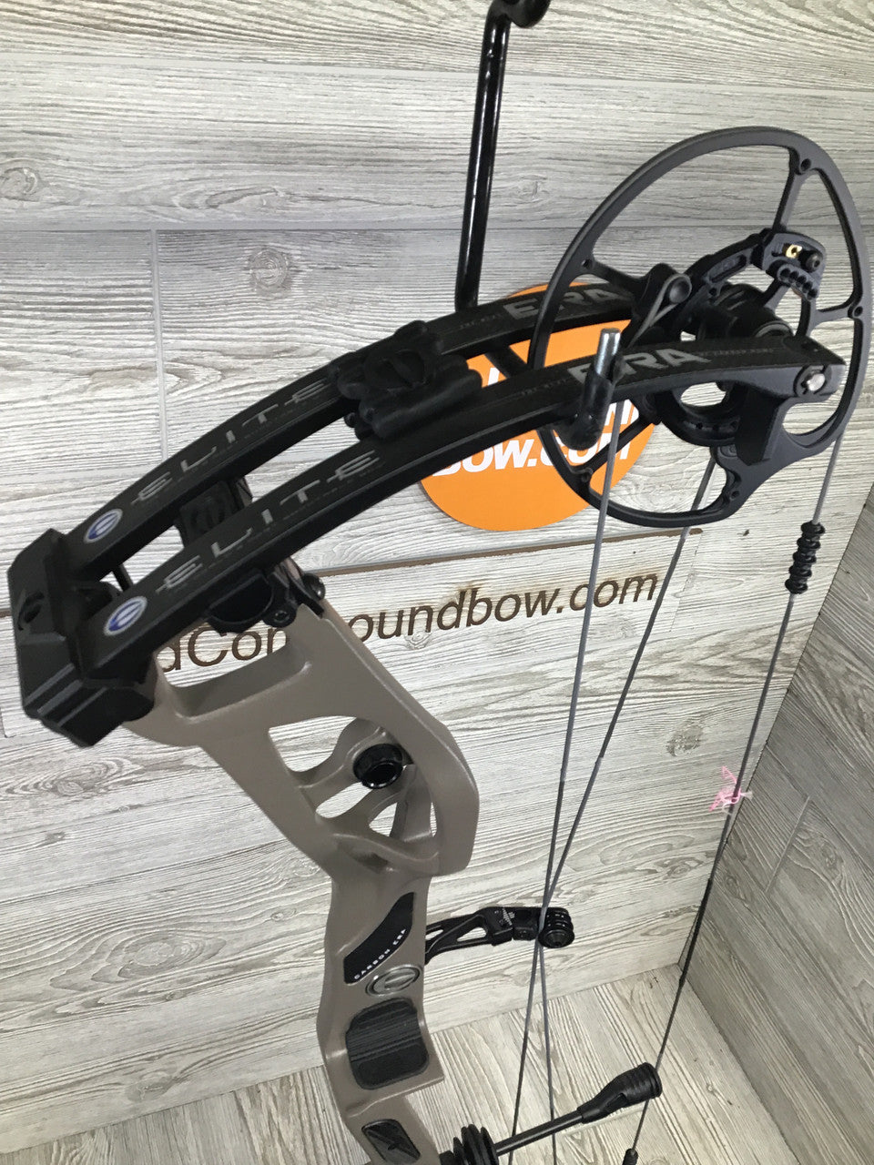Elite Era Carbon Right Handed 70# Sienna Brown Bow