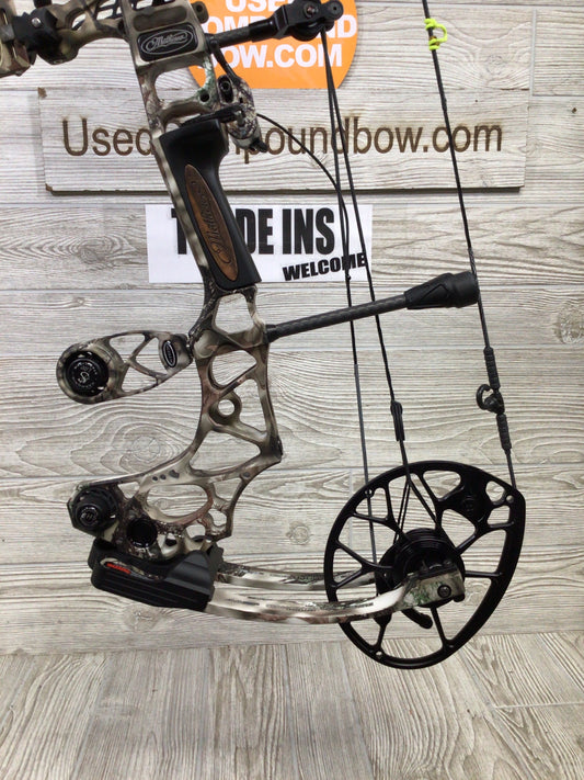 Mathews Triax 70lb 28" Lost Camo RH Bow LOADED Pkg