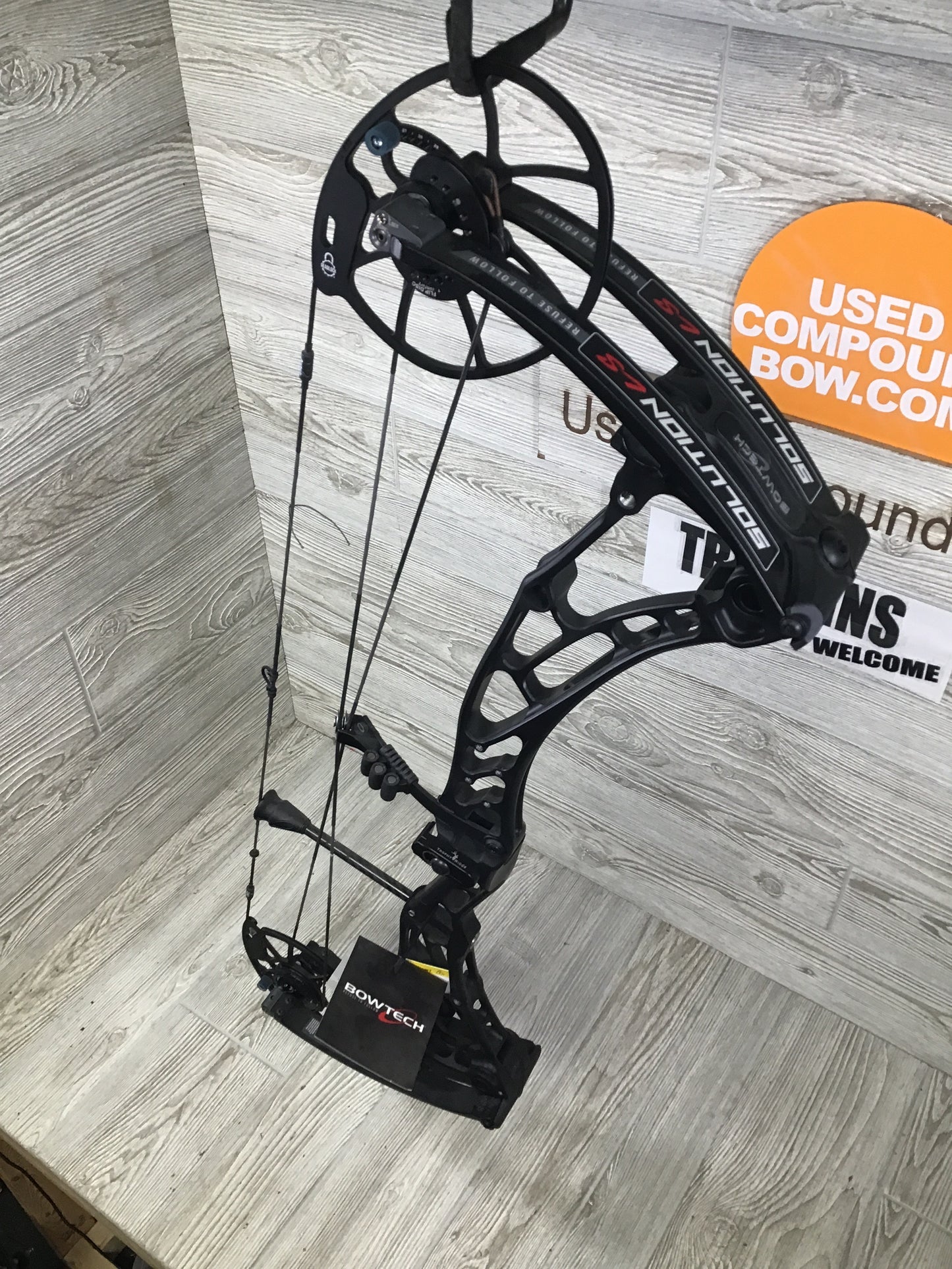 Bowtech Solution LS Right Hand Black 50-60#