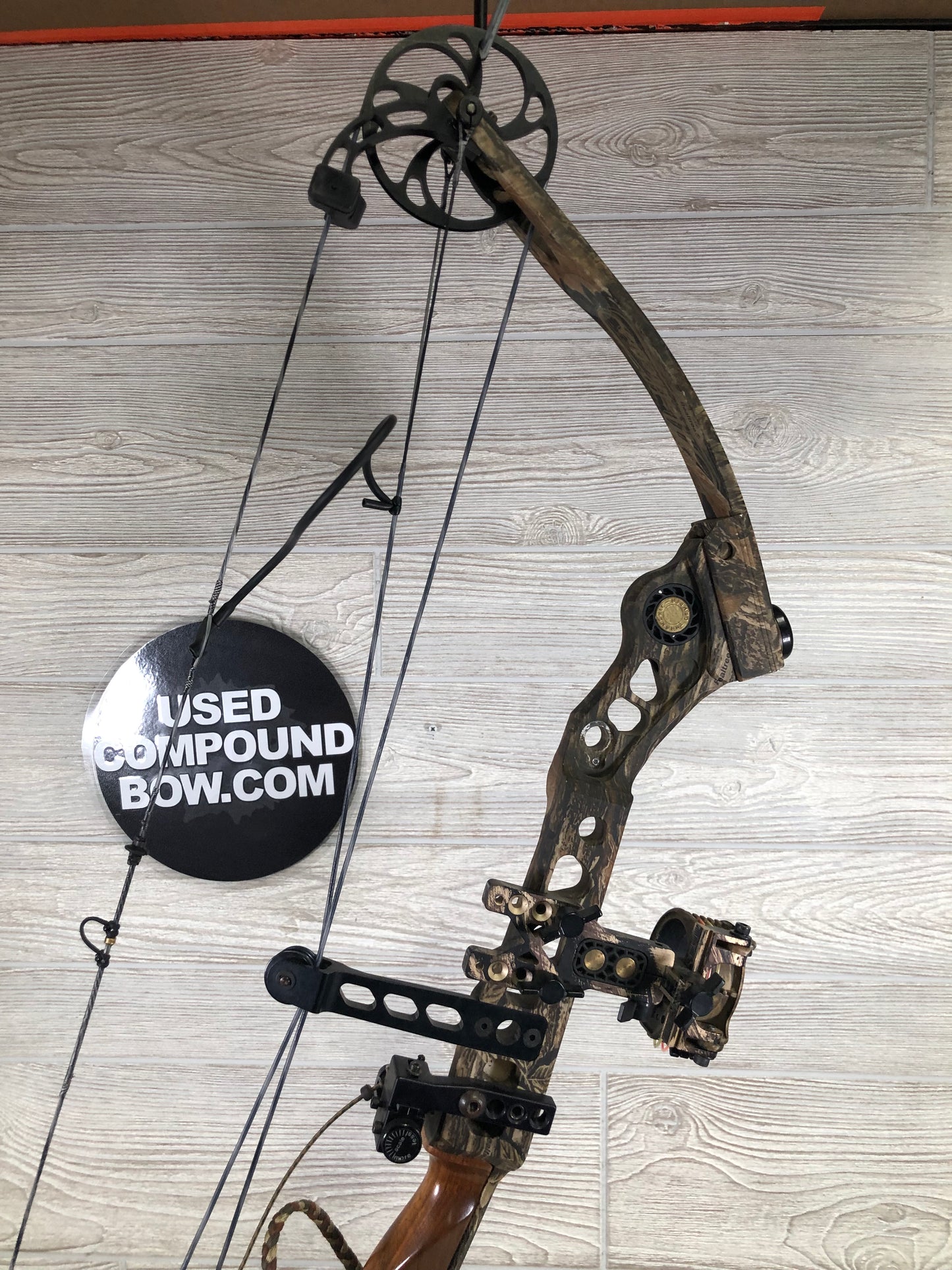 Used Mathews Icon RH 29" 50-60lb Bow Package