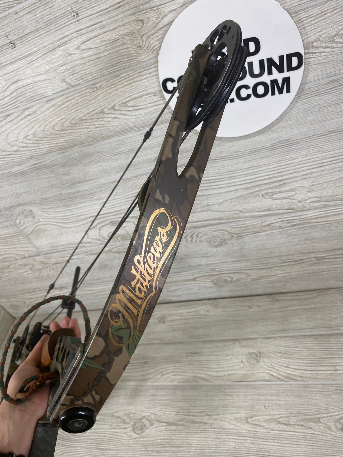 Used Mathews MQ1 30" 70lb Right Handed Bow