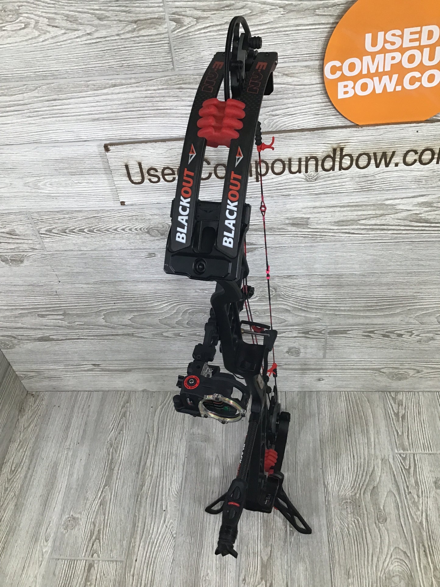 Blackout (Elite) NV-3 Right Handed 60-70# Package