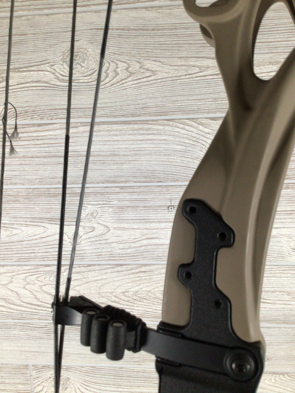 Bowtech Carbon One X 60-70# RH Flat Dark Earth