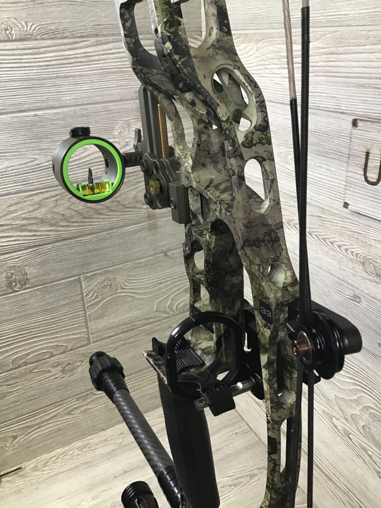 Used Hoyt Alpha X 33 Veil Camo Package 60#