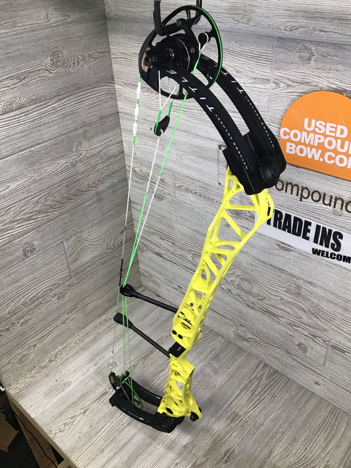 Used Mathews Title 38 (Gen 2)Yellow Right Handed Target Bow