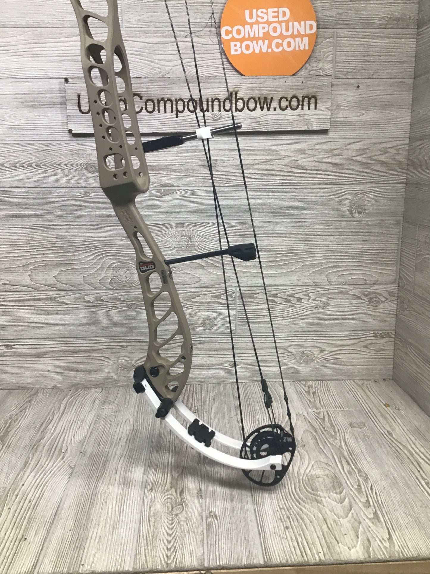 Used PSE Dominator DUO 38 50-60# Tan W/White Limbs