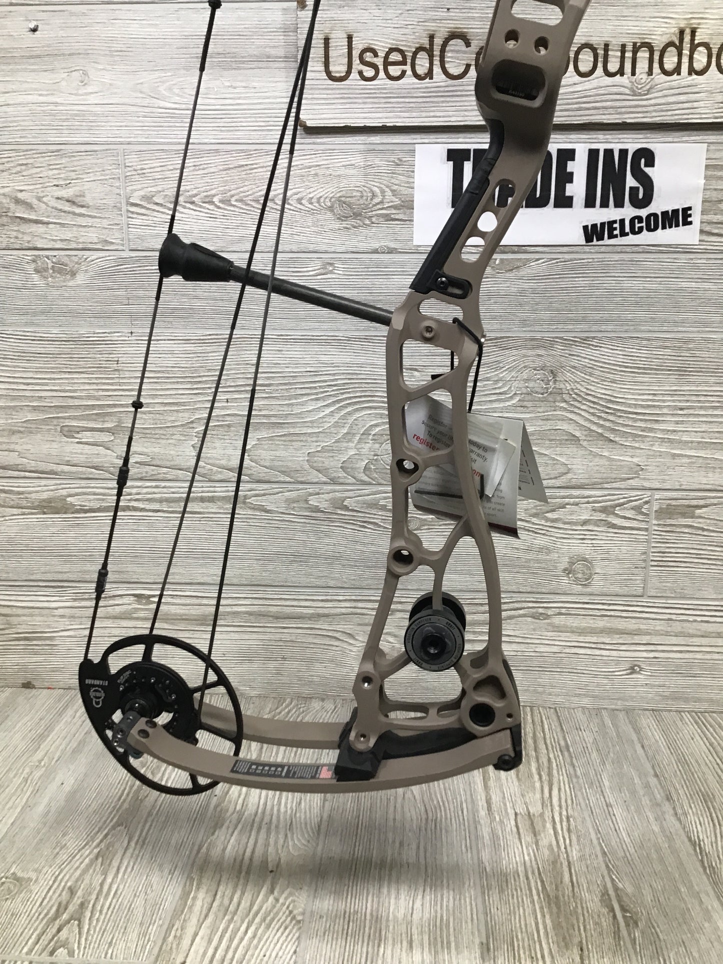 Bowtech Proven 34 Sandstone Medium Cam Right Handed 25-30" 60-70lbs