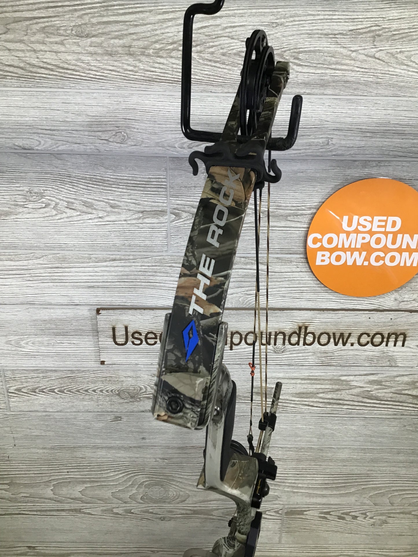 Used Diamond "The Rock" RH Package 60# 29"