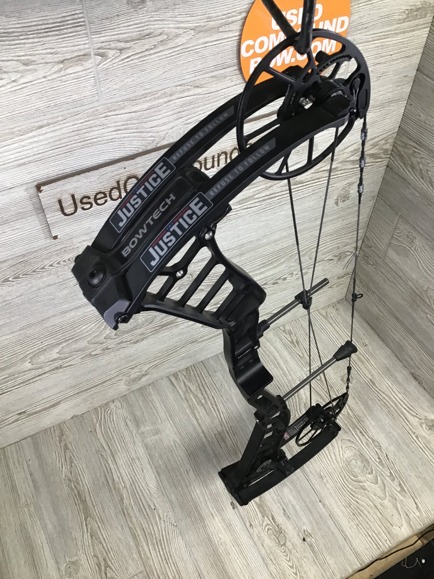 Bowtech Justice Right Hand 60-70lb Black