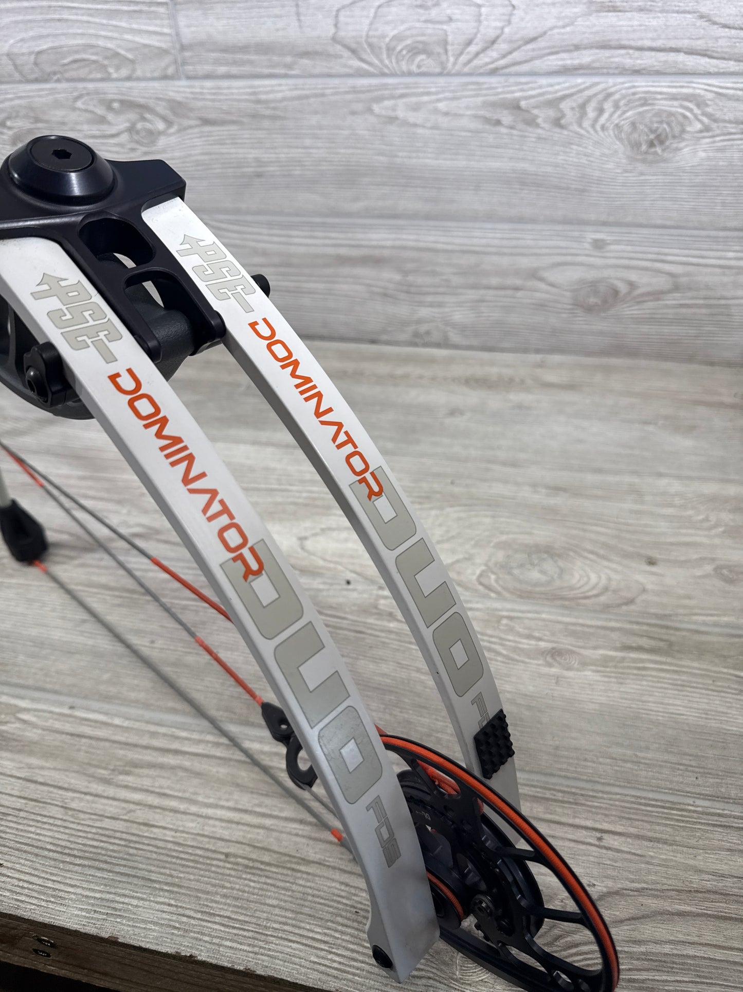 Used PSE Dominator DUO SE2 38 50-60# Charcoal W/White Limbs