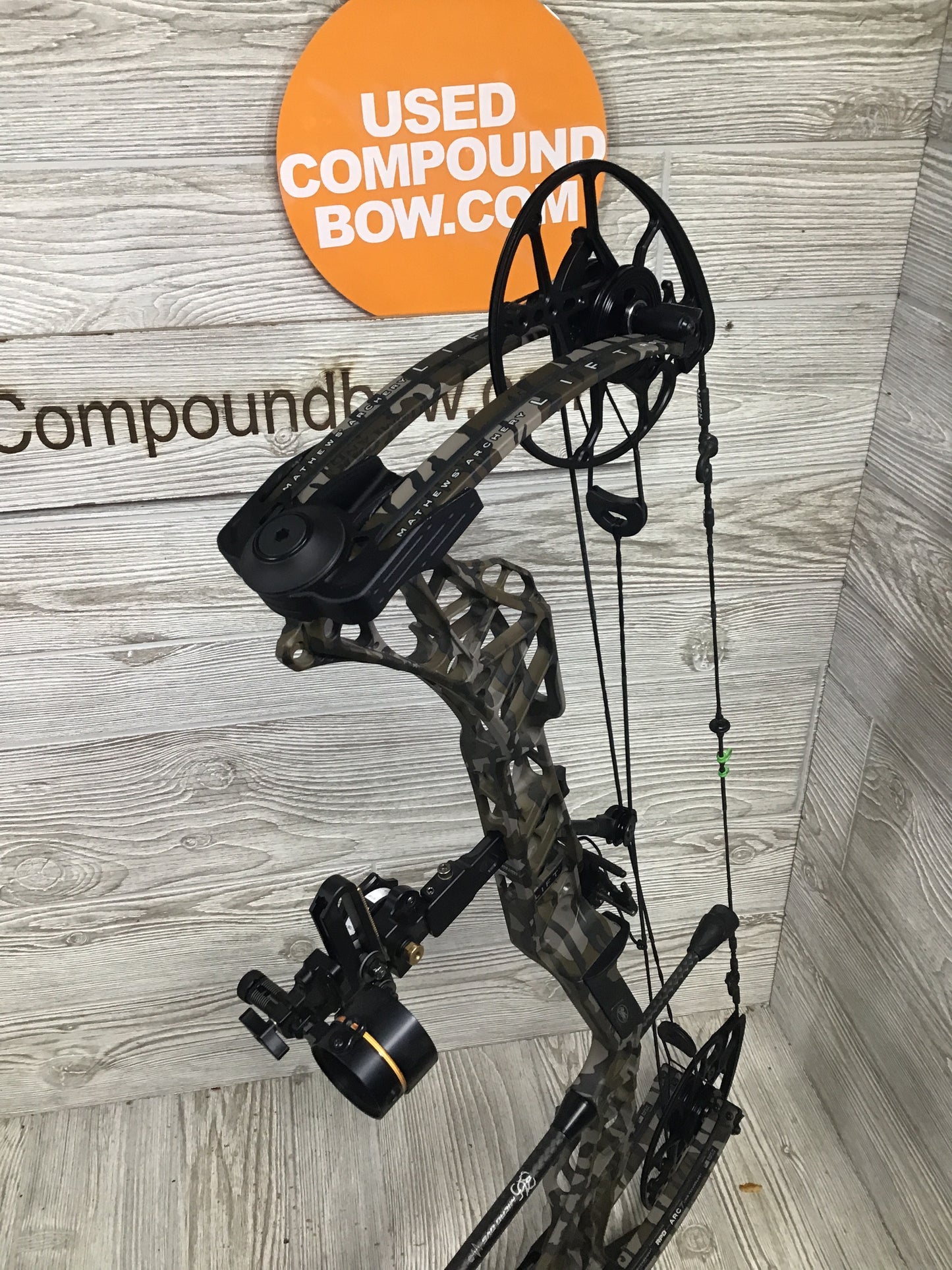 Used Mathews Lift RS Right Handed Bottomlands PACKAGE